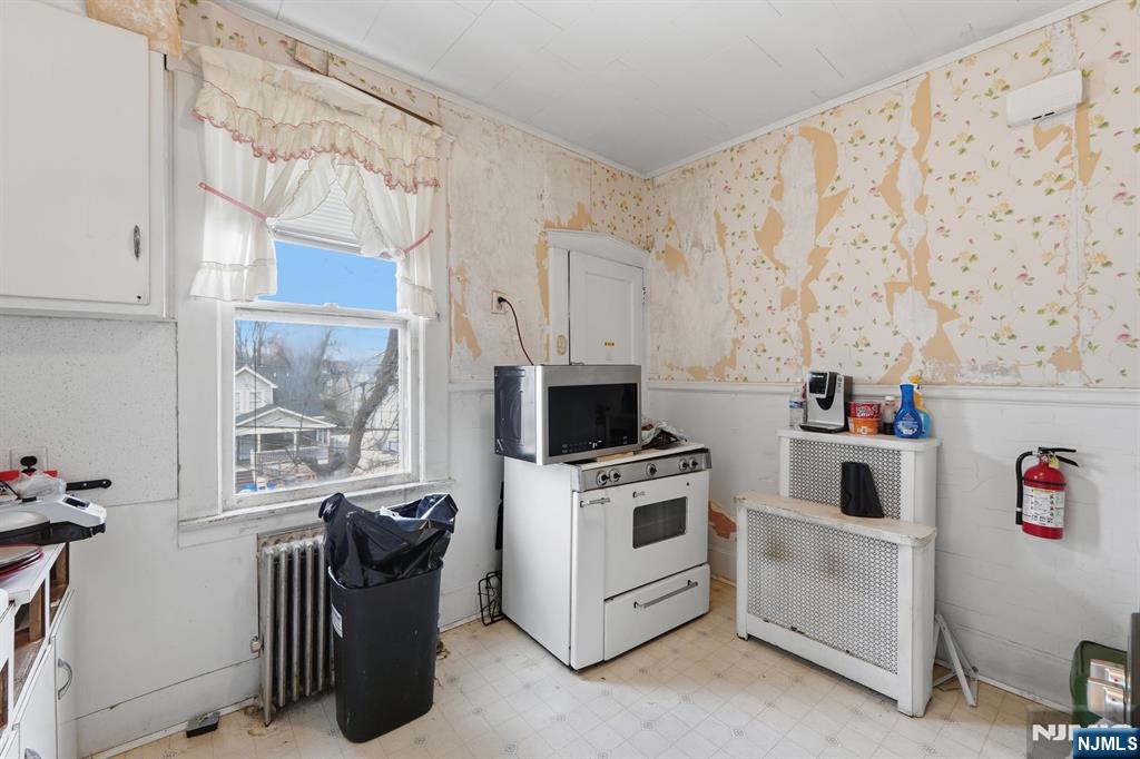 53 Sunnyside Terrace, East Orange, NJ, 07018