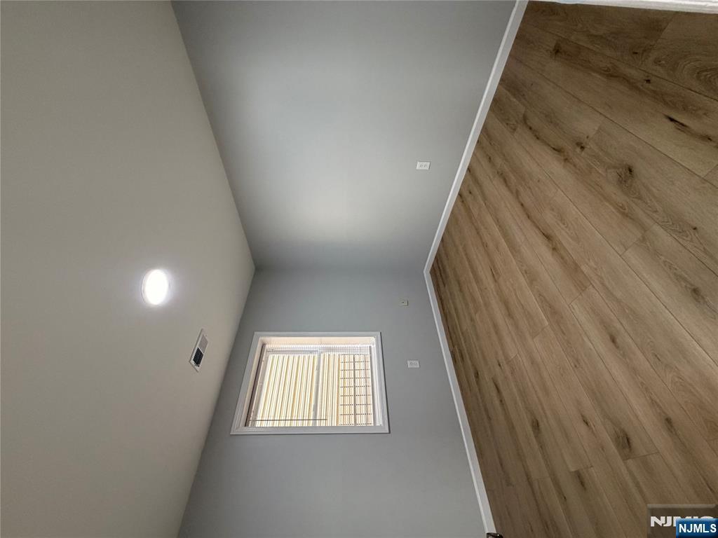 58-60 Davenport Avenue - Photo 8