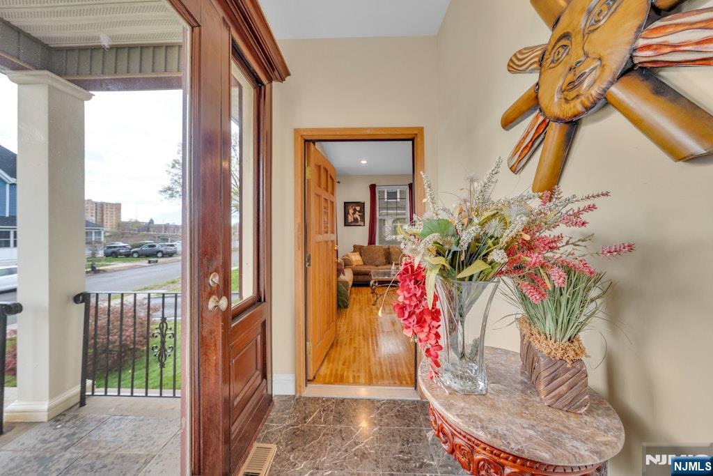 60 Hawthorne Avenue - Photo 3