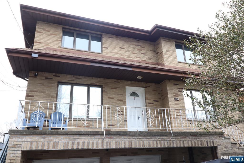 1359 15th St, Fort Lee, NJ 07024