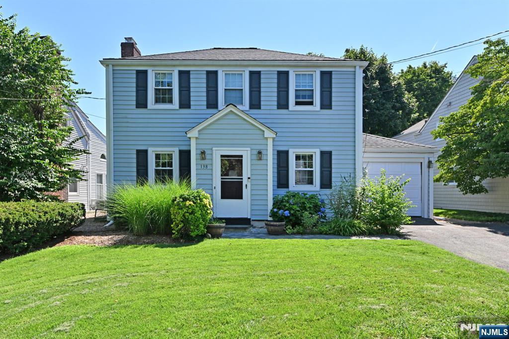 138 Magnolia Avenue - Photo 1