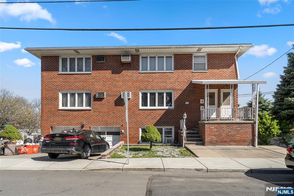 452 Commercial Avenue - Photo 3