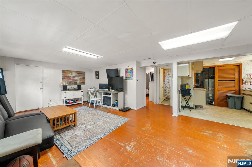 452 Commercial Avenue — photo 26