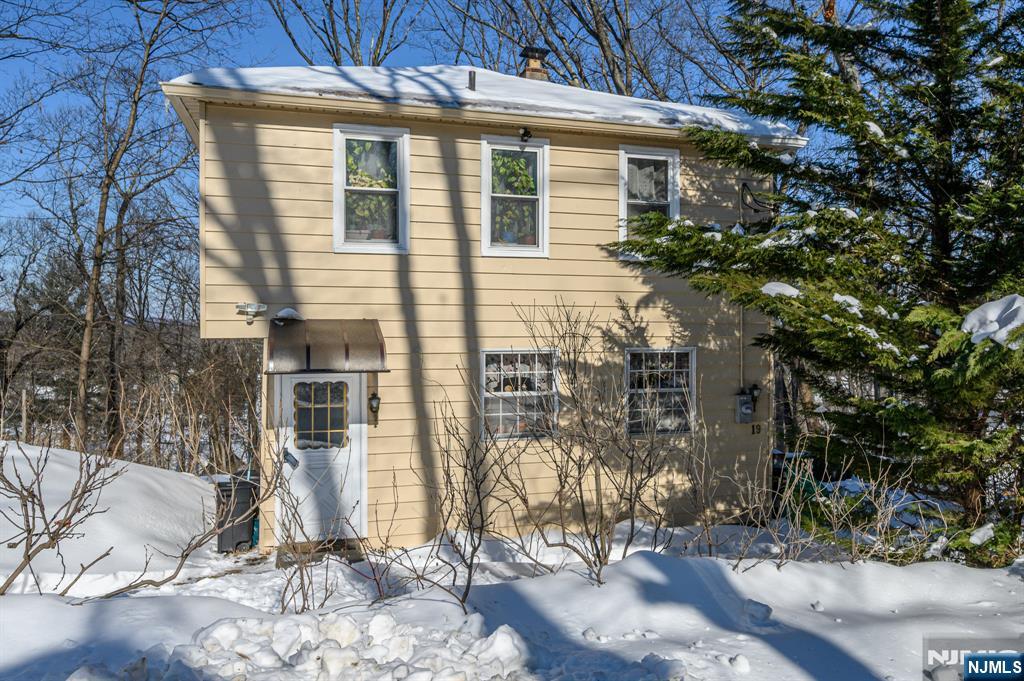 19 Skyland Avenue - Photo 1