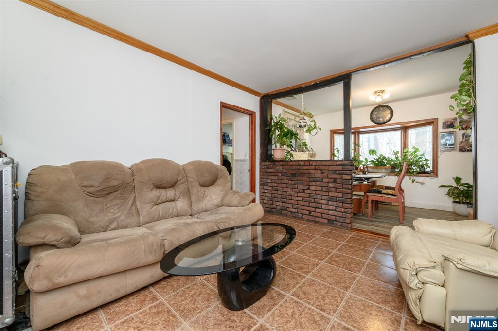 19 Skyland Avenue