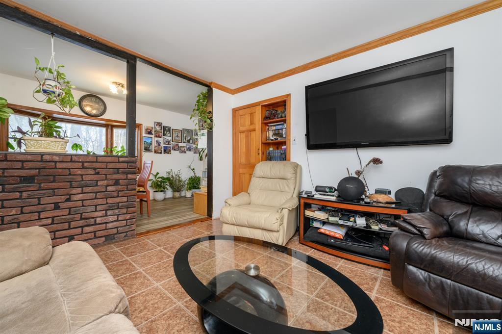 19 Skyland Avenue