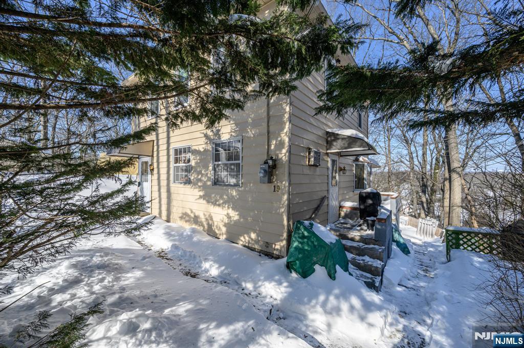19 Skyland Avenue