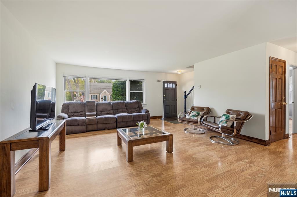 743 Coles Street - Photo 3