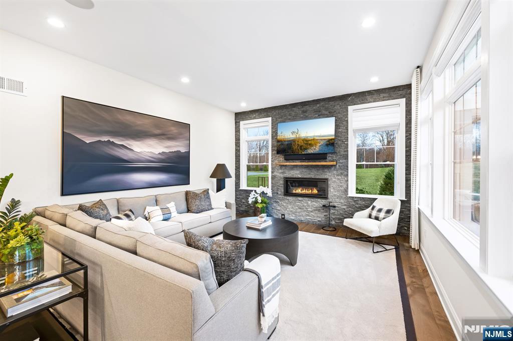 13 Muirfield Lane, River Vale, NJ, 07675