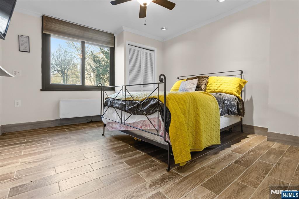 Large 2nd Bedroom/den/dining