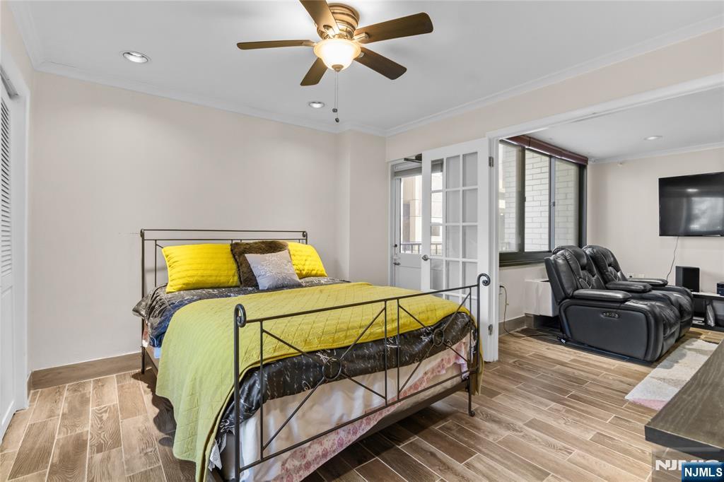 Large 2nd Bedroom/den/dining