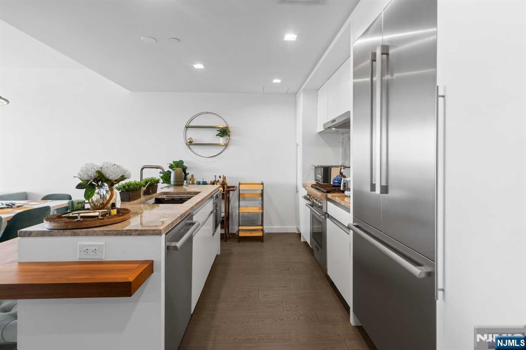 320 Adolphus Avenue 1003 - Photo 3