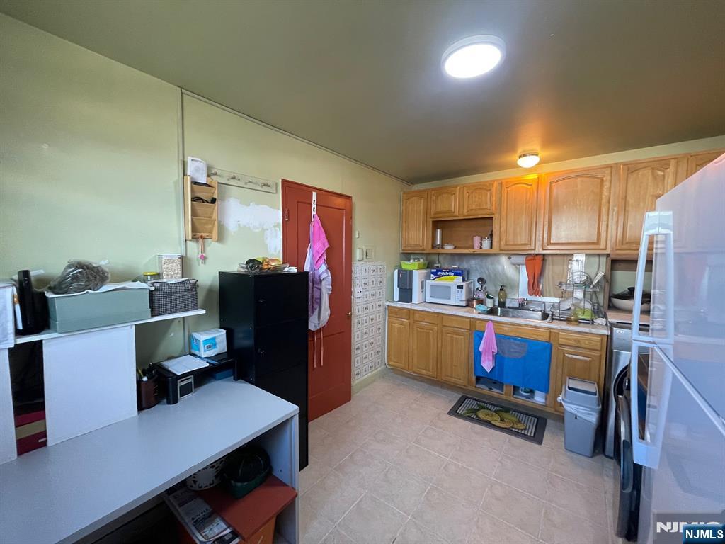 220 Bloomfield Avenue — photo 13
