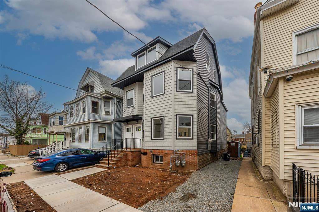 16 Headley Terrace - Photo 2