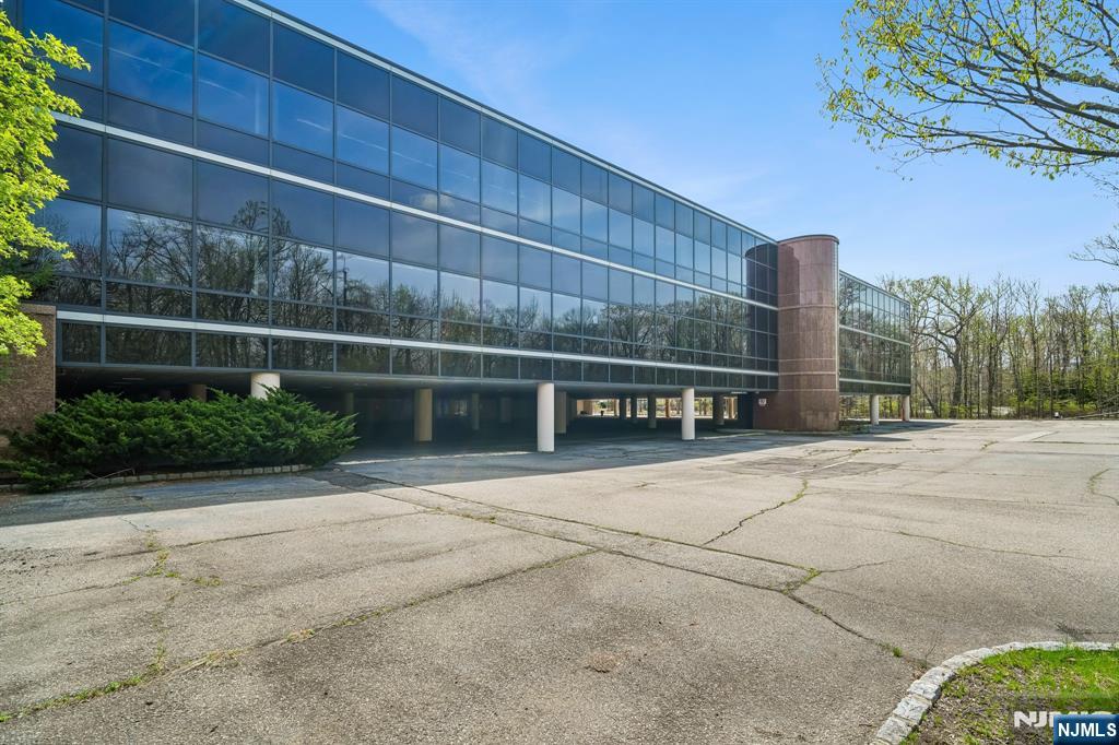 <p>Featured listings<br></p>