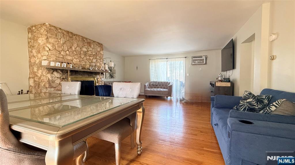 200 Larch Avenue - Photo 3