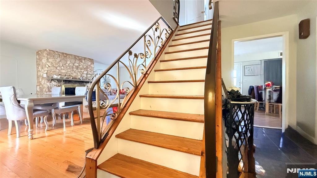 200 Larch Avenue - Photo 5