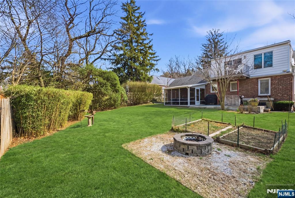 453 Fort Lee Road - Photo 2