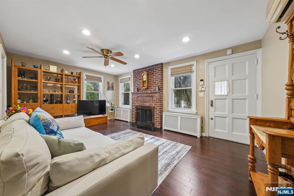 453 Fort Lee Road - Photo 3