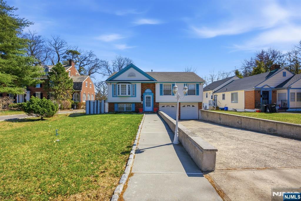 674 Berkeley Avenue - Photo 2