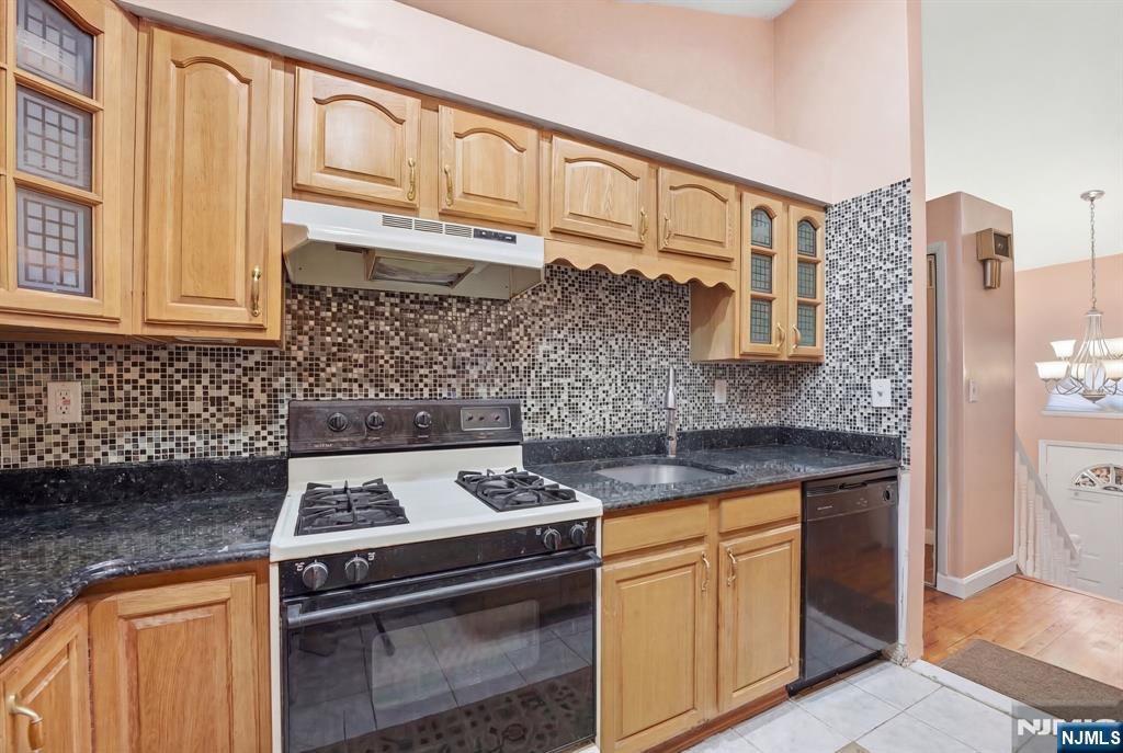 674 Berkeley Avenue - Photo 4