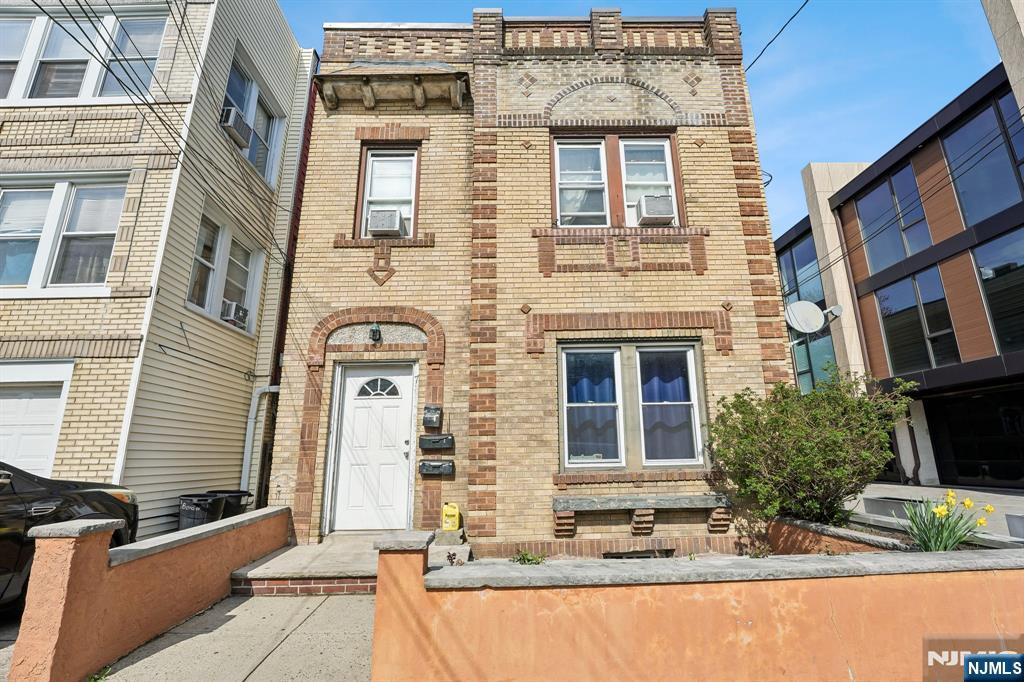 7 Bender Place 3 - Photo 1