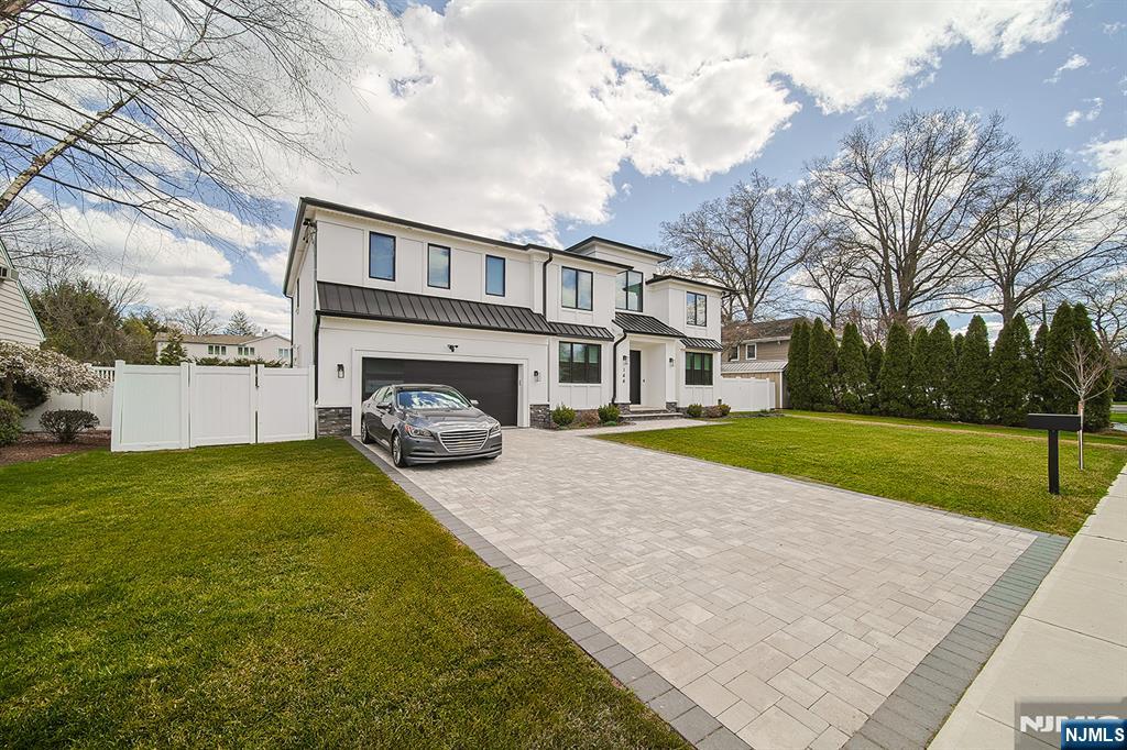 144 Village Circle - Photo 2