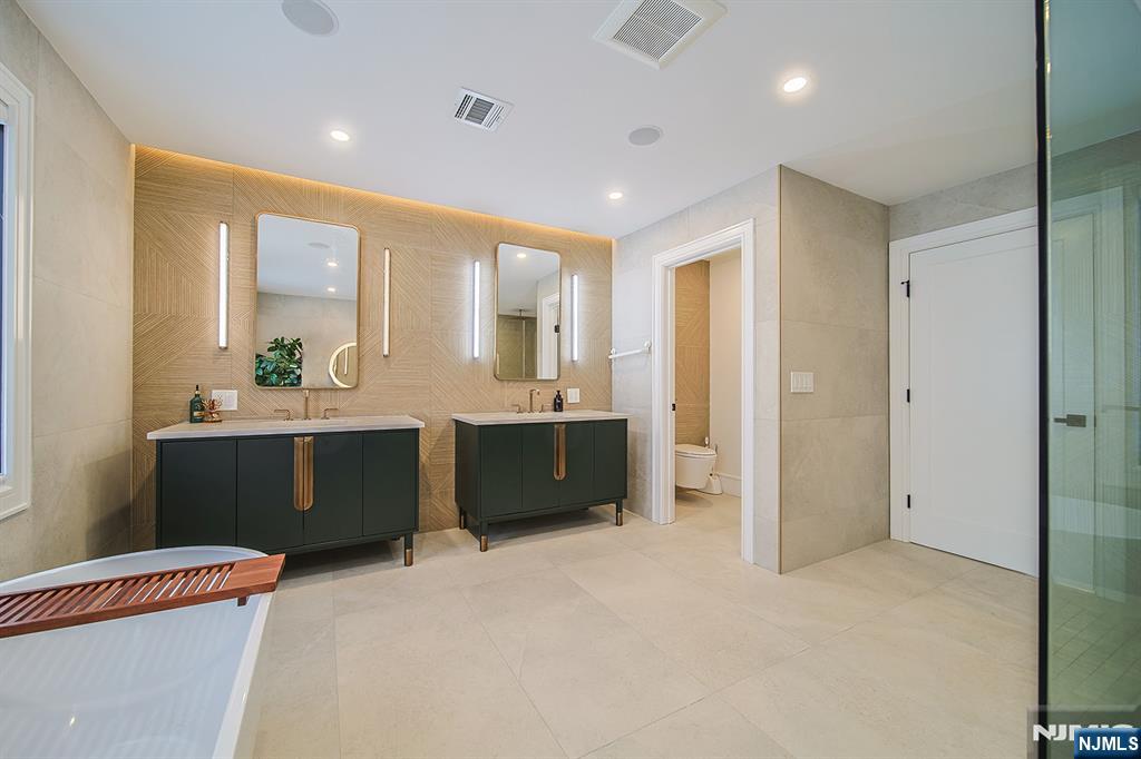 144 Village Circle