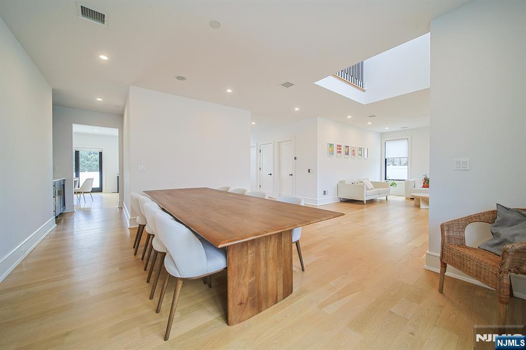 144 Village Circle - Photo 5