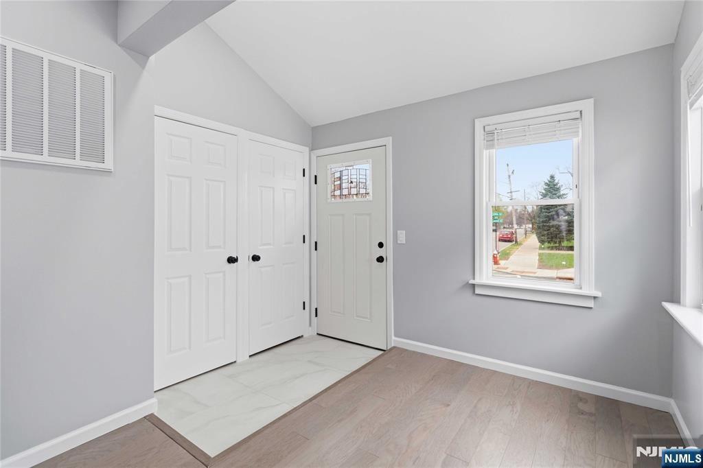 77 Lakeside Avenue - Photo 5