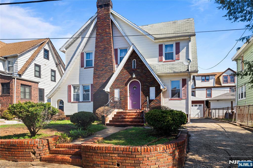 315-317 Meeker Avenue - Photo 2