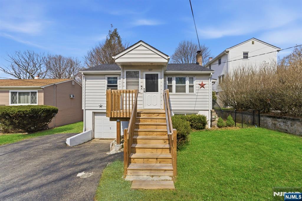 537 Rogers Drive - Photo 1