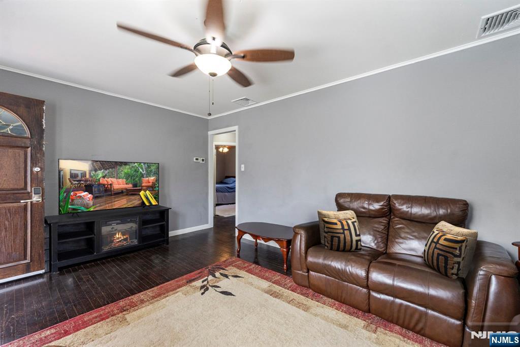 537 Rogers Drive - Photo 3