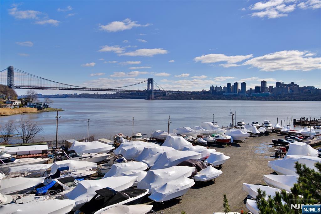 372 Adams St, Newark City, NJ, 07114-2902