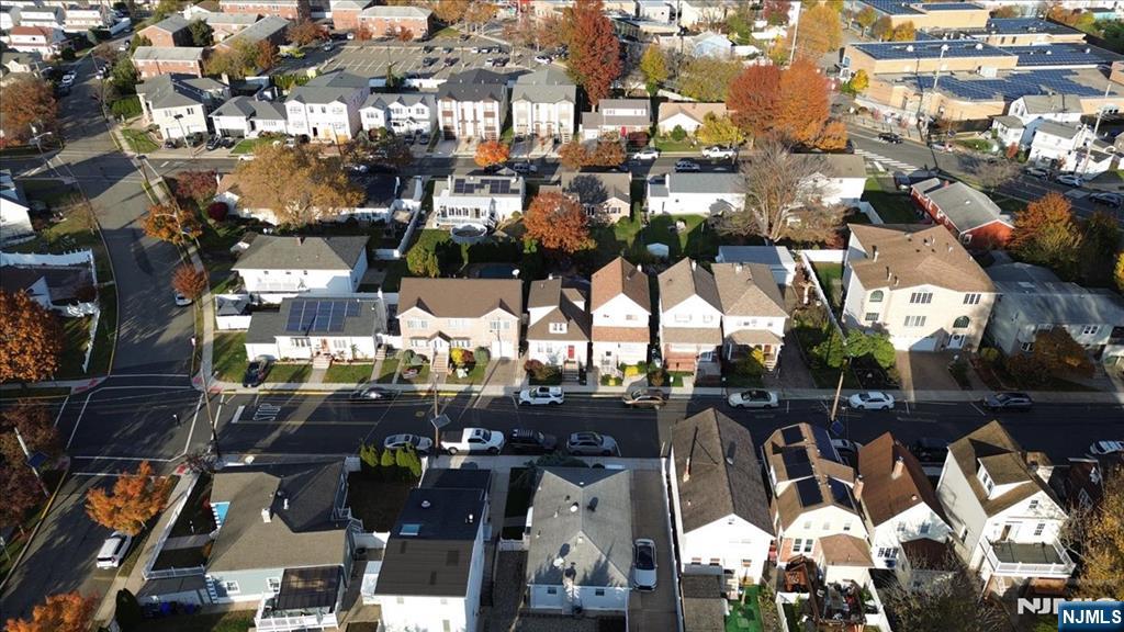 252 Grace Avenue - Photo 4