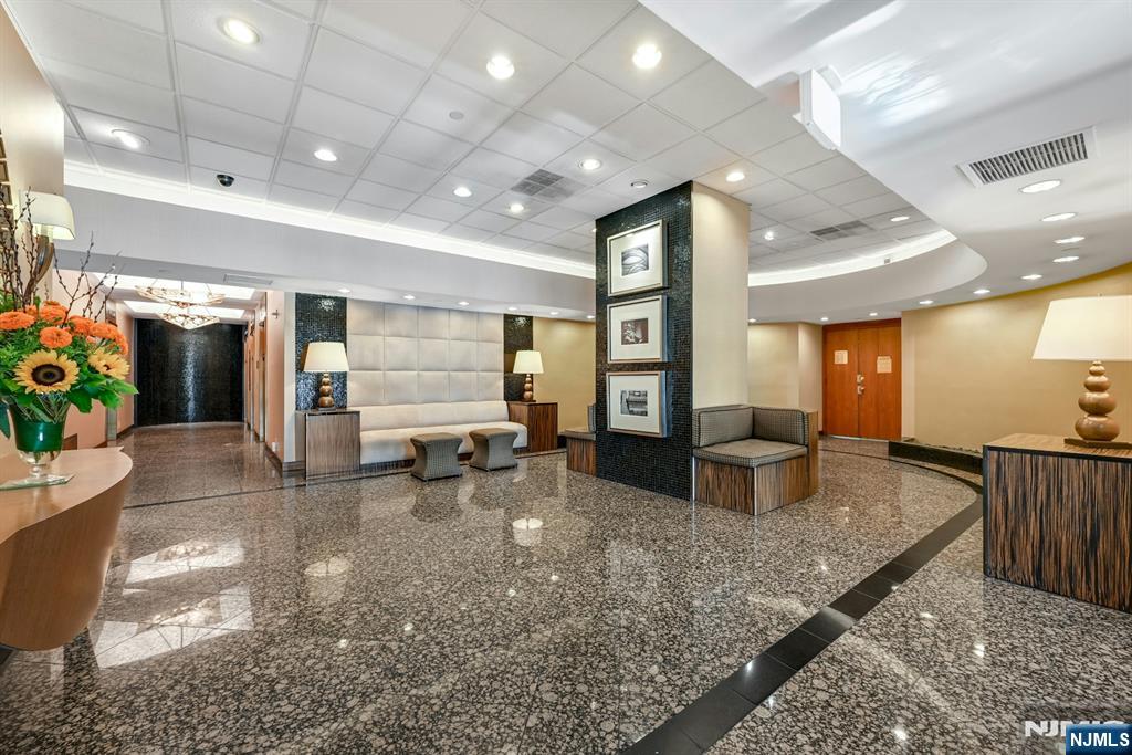 800 Palisade Ave #109, Fort Lee, NJ 07024