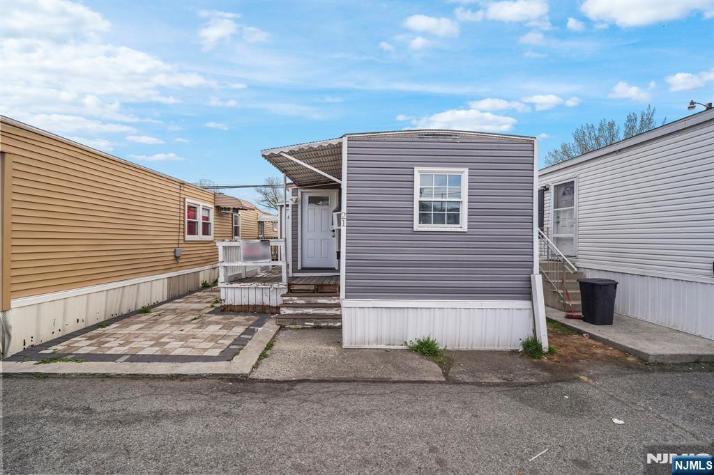 21 Helen Drive - Photo 1