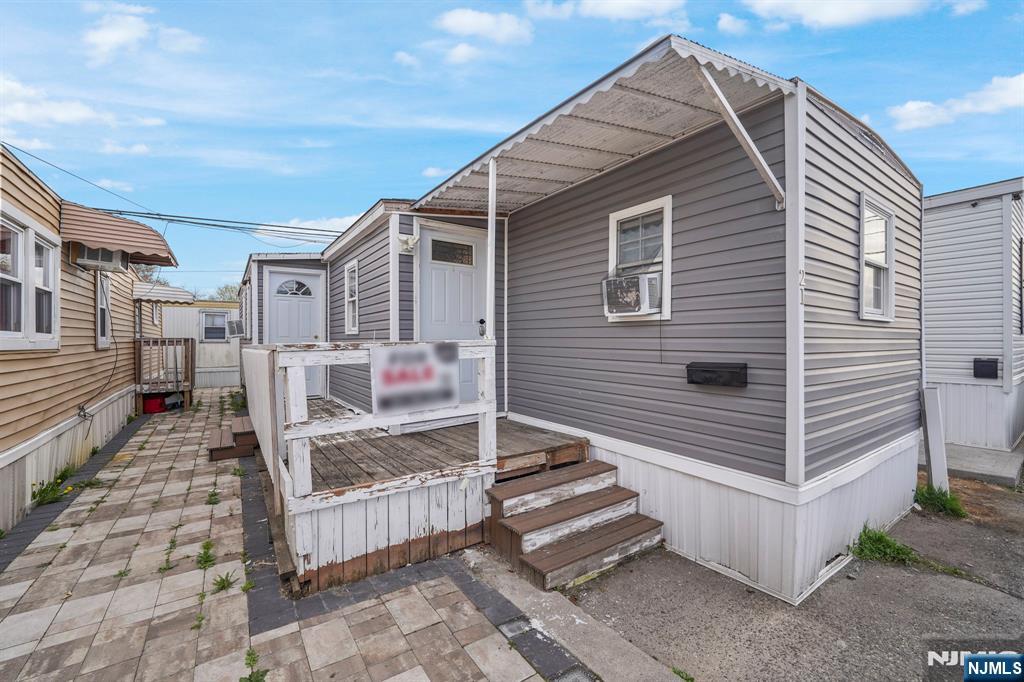 21 Helen Drive - Photo 2