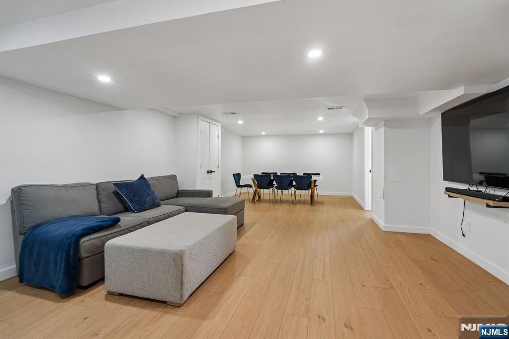 45 Meadow Street