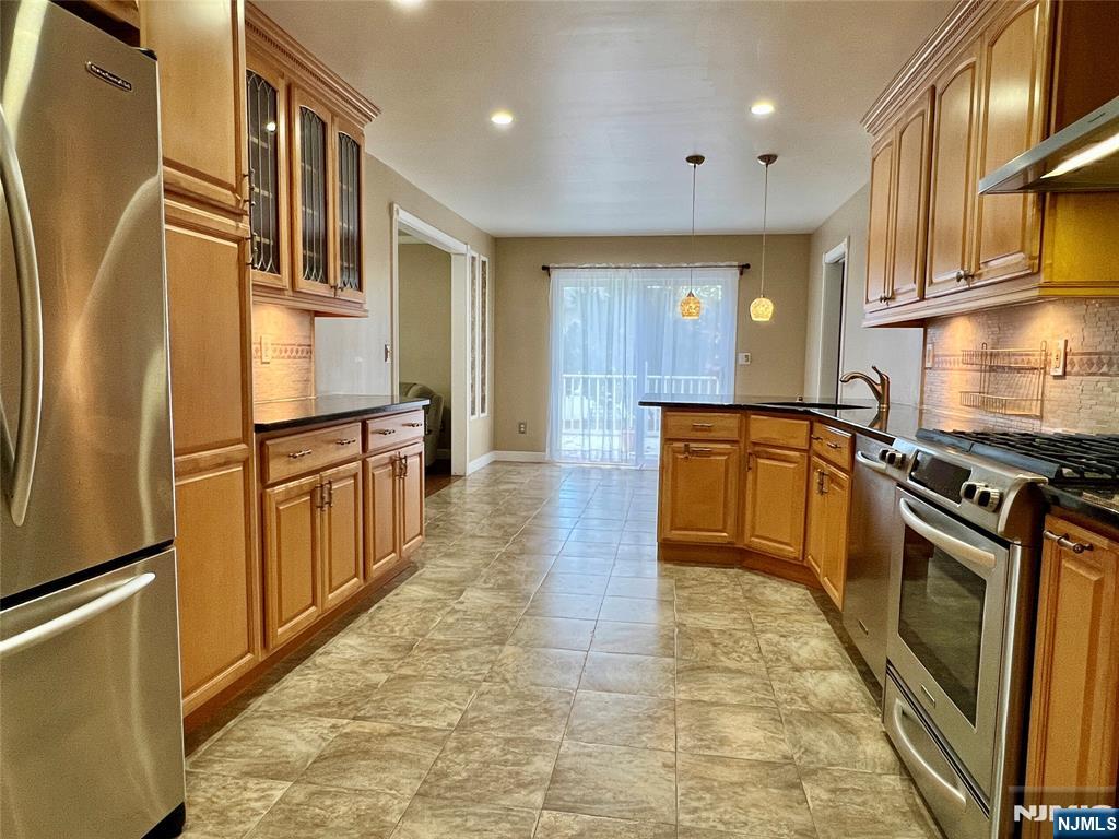 200 Grand Cove UNIT 5H, Edgewater, NJ, 07020