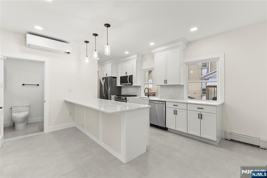 633 Lafayette Avenue - Photo 4