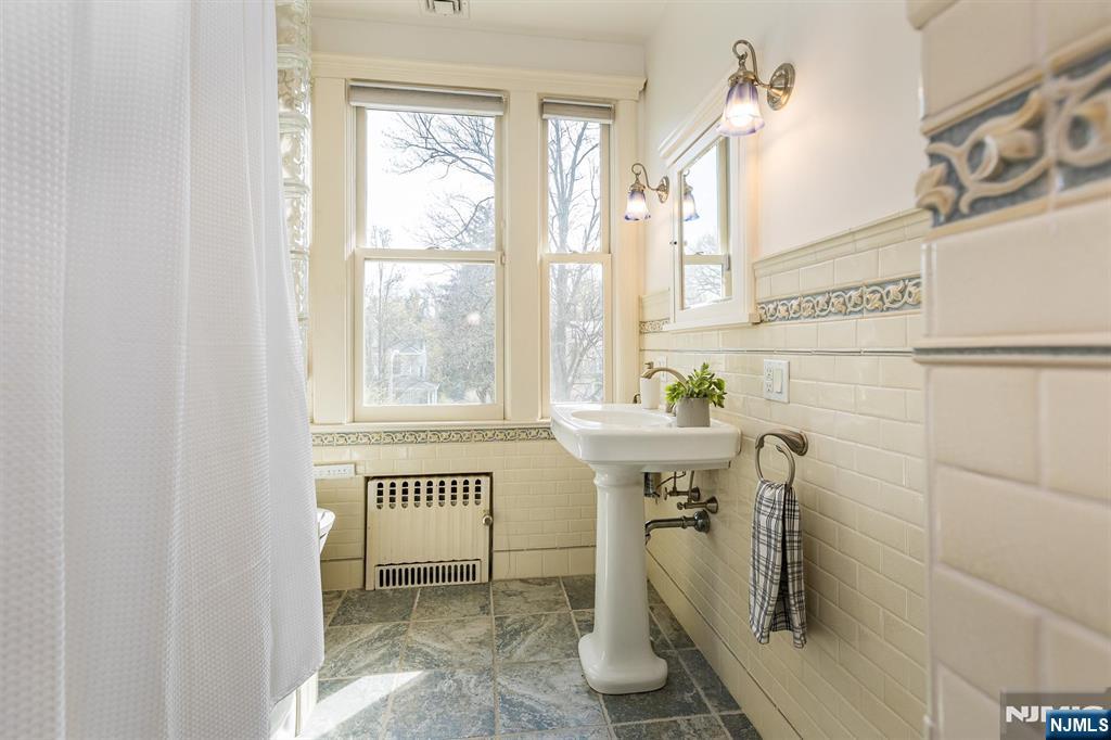 109 Clarewill Avenue