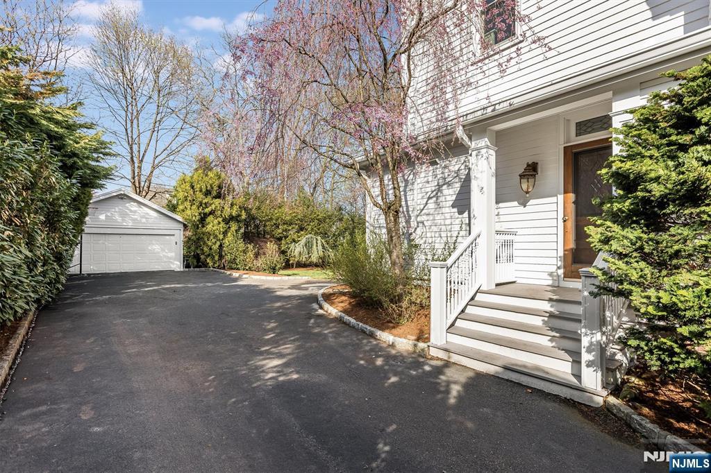 109 Clarewill Avenue