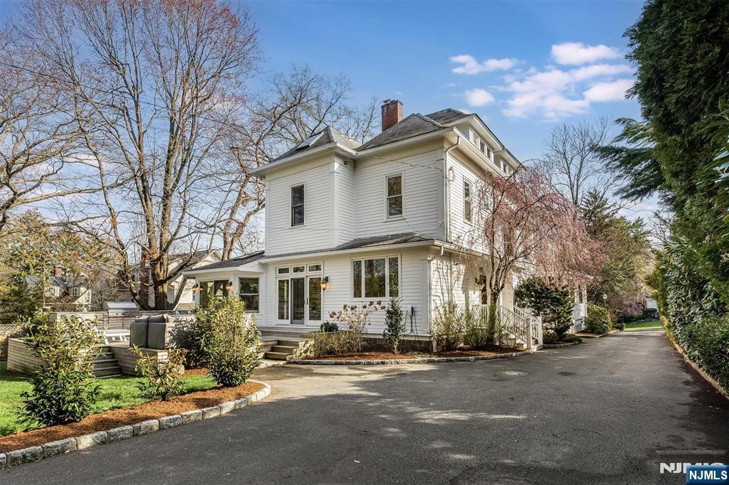 109 Clarewill Avenue