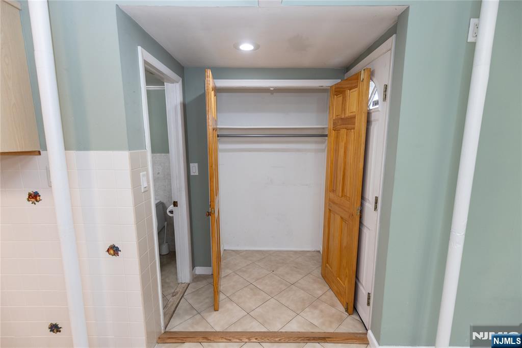 852 Springfield Avenue