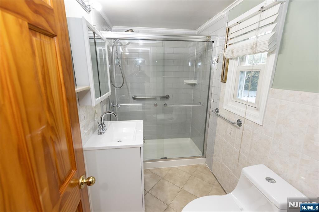 852 Springfield Avenue