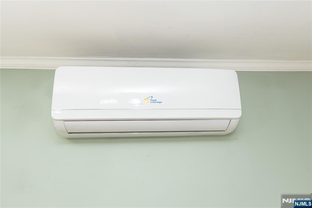 852 Springfield Avenue