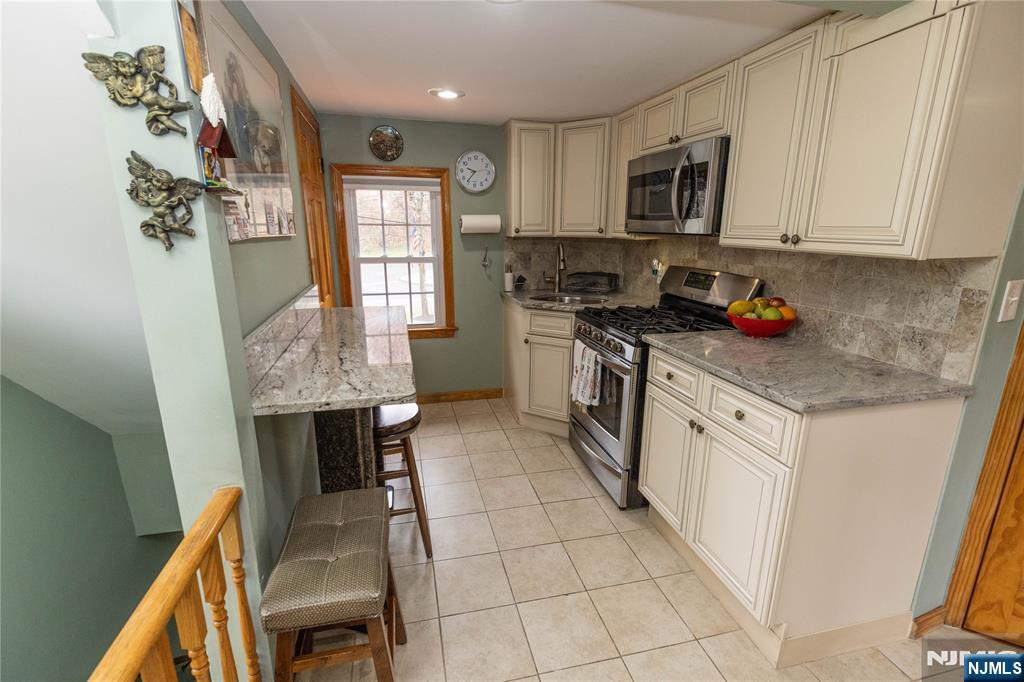 852 Springfield Avenue