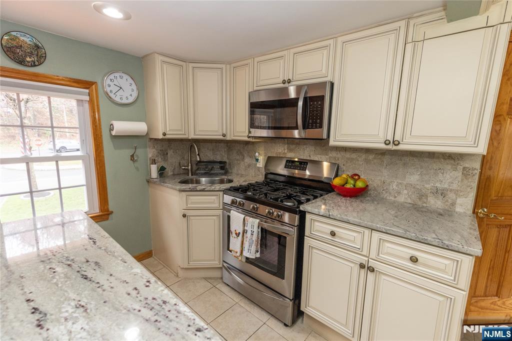 852 Springfield Avenue