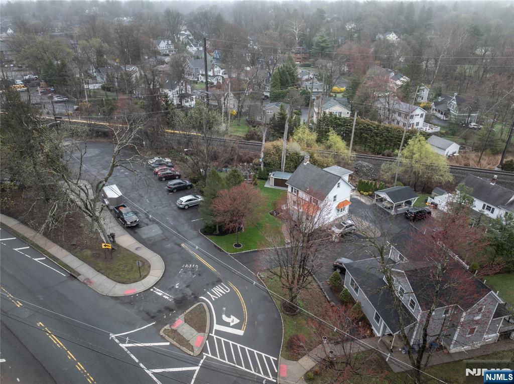 852 Springfield Avenue